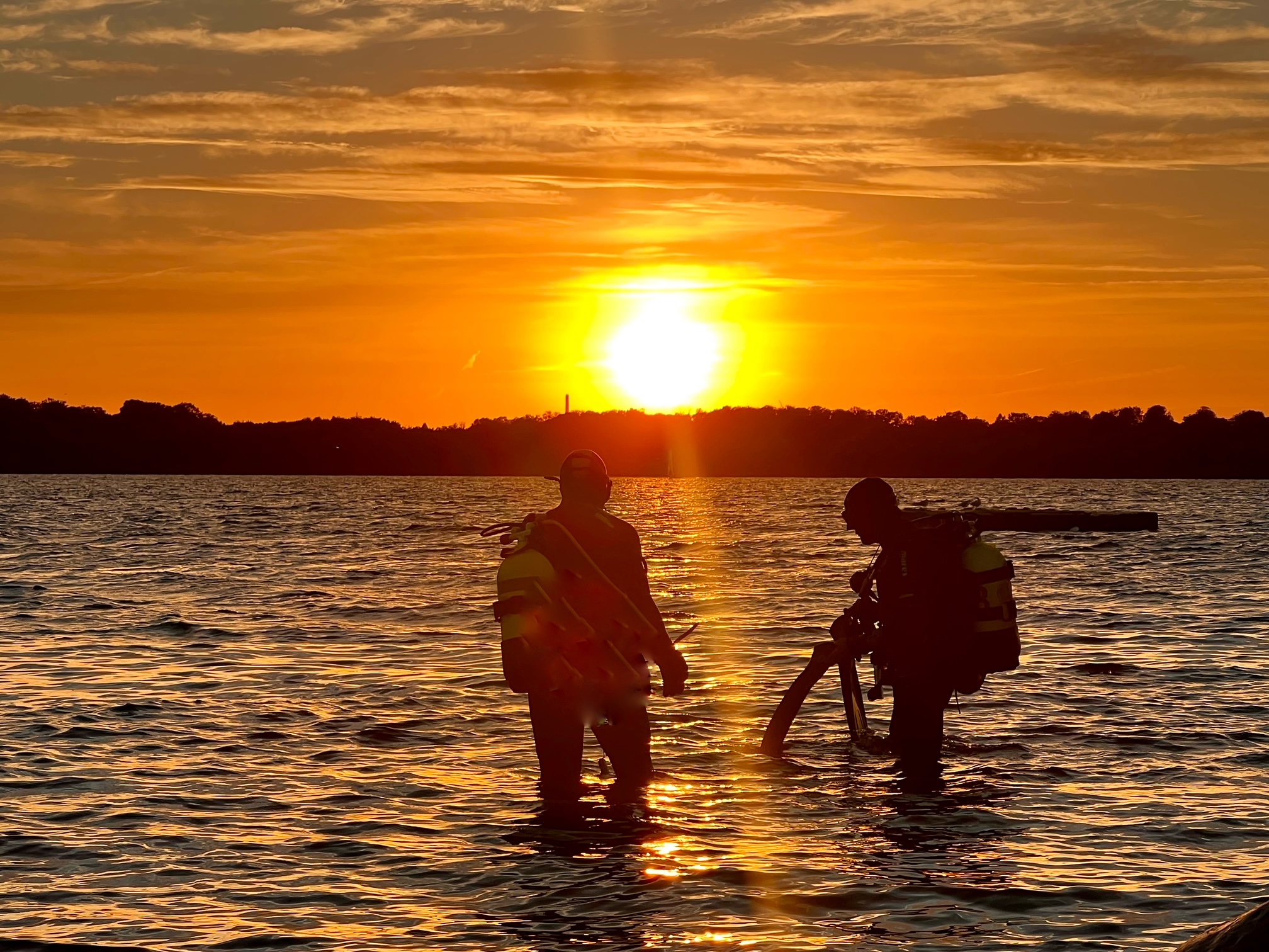 Tauchbasis Cospudener See Nachttauchen Sonnenuntergang