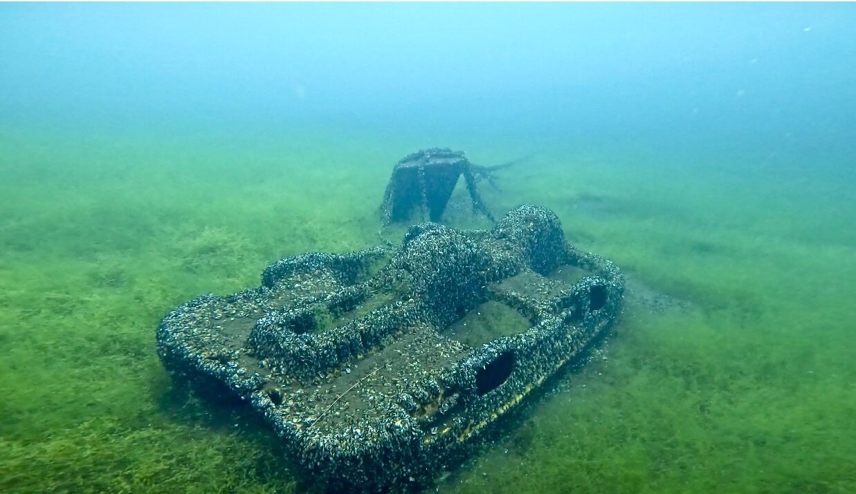 Tauchbasis Cospudener See Tretboot unter Wasser Wrack Unterwasser