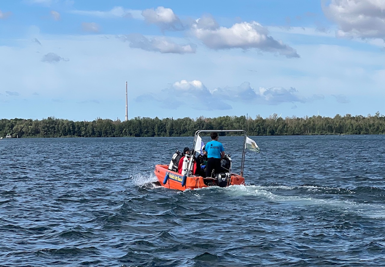 Tauchbasis Cospudener See Boot 